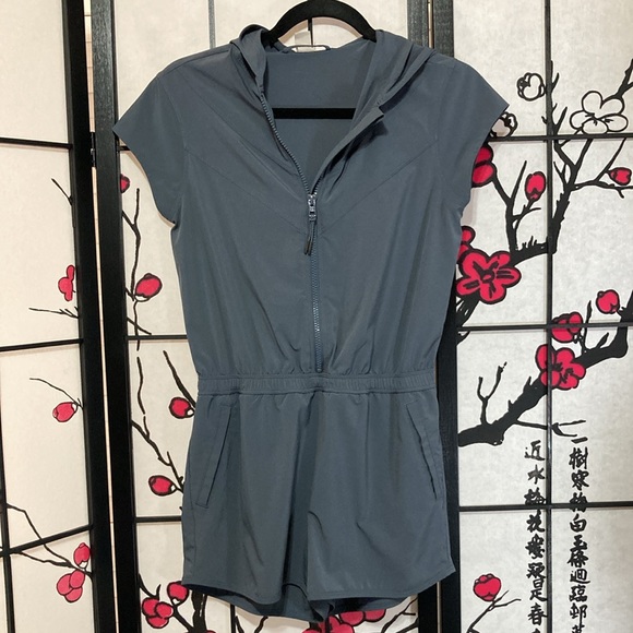 🐲💙Athleta Girl Ready Go Hoodie Romper - Picture 9 of 11